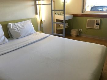 Ibis Budget Campbelltown - SA Accommodation 12