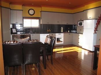 Church House B&B Gundagai - SA Accommodation 10