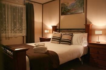 Steindorf Cottages - SA Accommodation 9