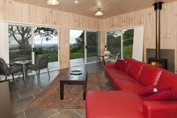Treetops Accommodation Montville - SA Accommodation 5