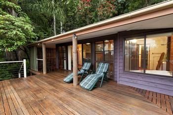 Treetops Accommodation Montville - SA Accommodation 7