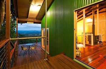 Treetops Accommodation Montville - SA Accommodation 10