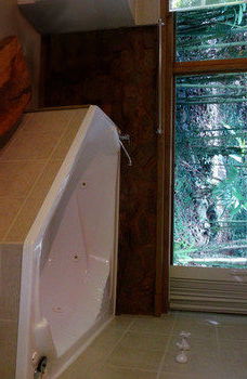 Treetops Accommodation Montville - SA Accommodation 35