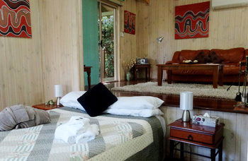 Treetops Accommodation Montville - SA Accommodation 40