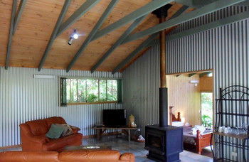 Treetops Accommodation Montville - SA Accommodation 42
