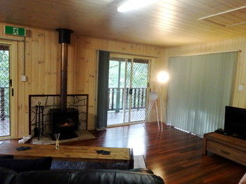 Treetops Accommodation Montville - SA Accommodation 45
