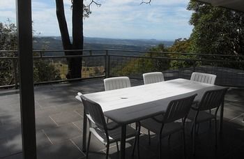 Treetops Accommodation Montville - SA Accommodation 50