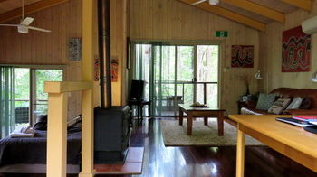 Treetops Accommodation Montville - SA Accommodation 70