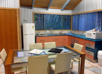 Treetops Accommodation Montville - SA Accommodation 82