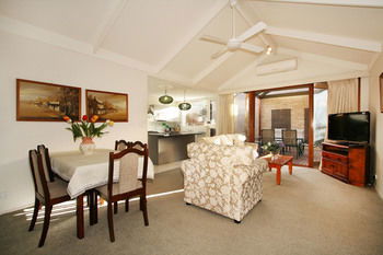 Wattle Holiday Rental - SA Accommodation 4
