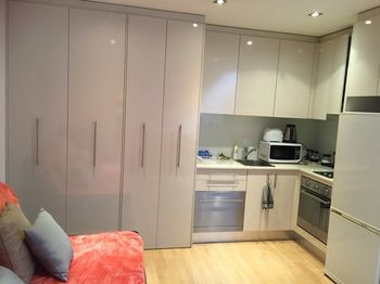 Darling Harbour Apartment - SA Accommodation 14