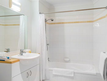 The Brighton Apartments - SA Accommodation 6
