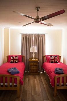 The Wattle Lodge - SA Accommodation 3