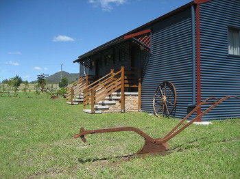 The Wattle Lodge - SA Accommodation 5