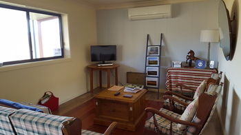 The Wattle Lodge - SA Accommodation 39