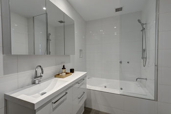 Camberwell Serviced Apartment Hotel - SA Accommodation 13