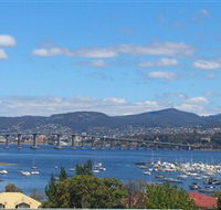 Ashwood Apartments - Lindisfarne - SA Accommodation