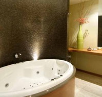 Hepburn Spa Pavilions - Saffron - SA Accommodation