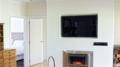 GG's By The River - SA Accommodation 3