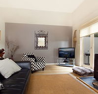 Lake Como Villa  Studio - Daylesford - SA Accommodation