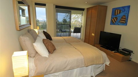 Gippsland Lakehouse - SA Accommodation 5