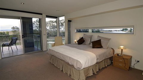 Gippsland Lakehouse - SA Accommodation 4