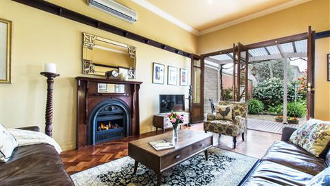 Avalon Guesthouse - SA Accommodation 0