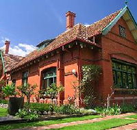 Buxton Manor - George Lowe Esquire Apartment - SA Accommodation