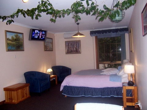 Adelaide Hills Bed & Breakfast Accommodation - SA Accommodation 2