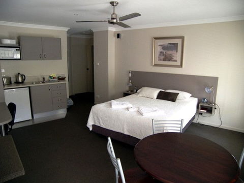 Aston Hill Motor Lodge - SA Accommodation 0