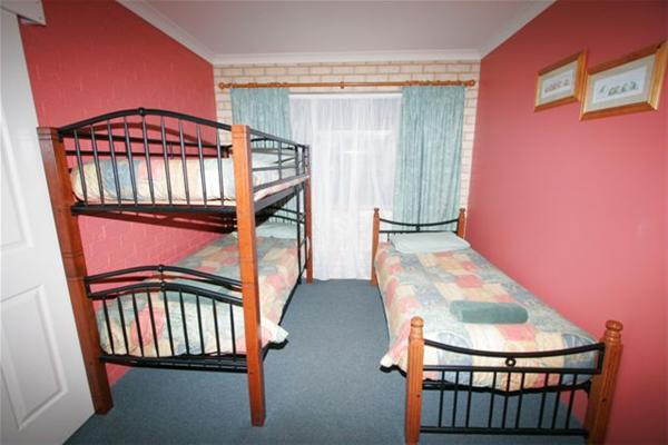 Busselton Villas And Caravan Park - SA Accommodation 2