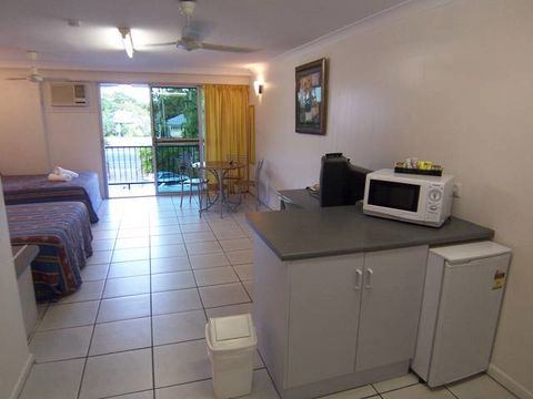 Cairns Holiday Lodge - SA Accommodation 1