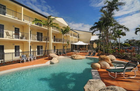 Cairns Queenslander Hotel & Apartments - SA Accommodation 0