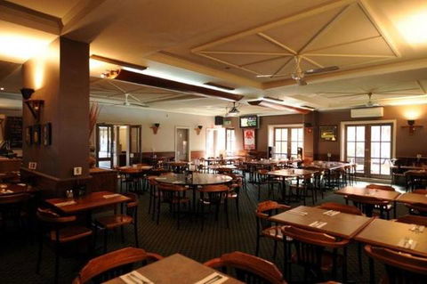 Caledonian Hotel Motel Echuca - SA Accommodation 2