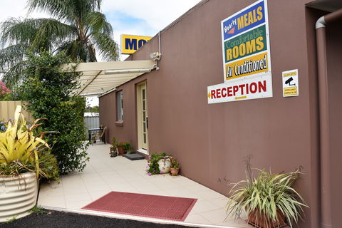 Chinchilla Motel - SA Accommodation 5