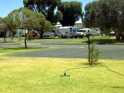 Country Club Caravan Park - SA Accommodation 2