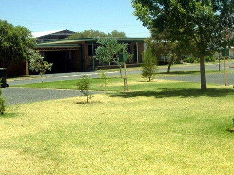 Country Club Caravan Park - SA Accommodation 3