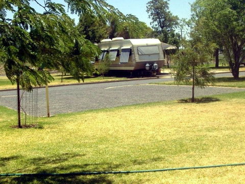 Country Club Caravan Park - SA Accommodation 4