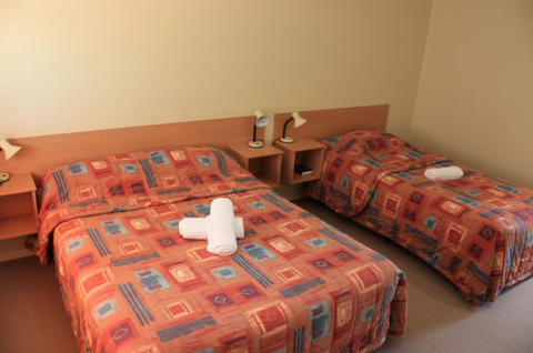 Country Roads Motor Inn - Gayndah - SA Accommodation 7
