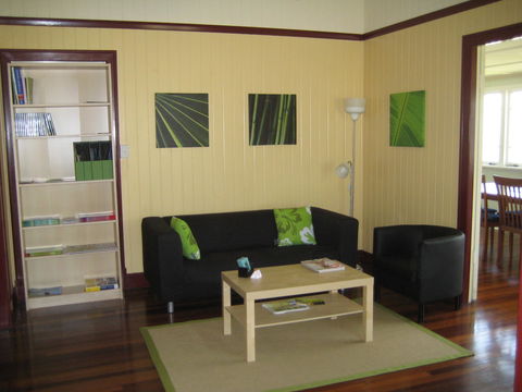 Eco Queenslander Holiday Home - SA Accommodation 3