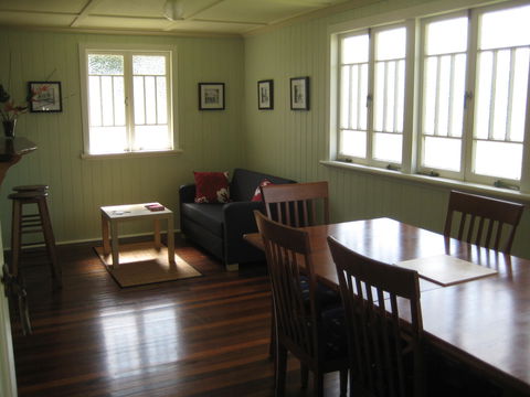 Eco Queenslander Holiday Home - SA Accommodation 4