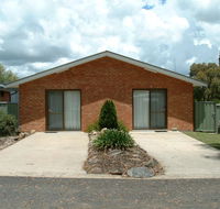 Fossicker Caravan Park - SA Accommodation