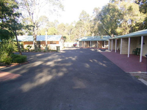 Golden Chain Margaret River Country Cottages - SA Accommodation 2