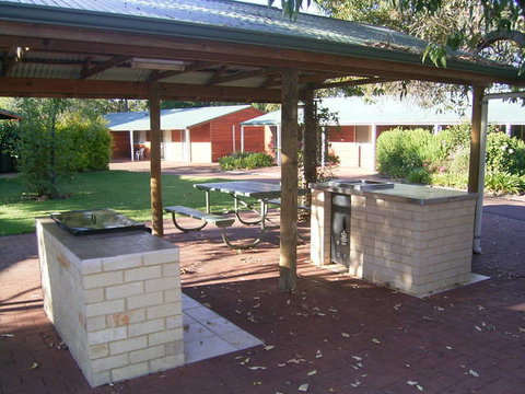 Golden Chain Margaret River Country Cottages - SA Accommodation 3
