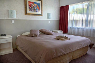 Hibiscus Regal Apartments - SA Accommodation 1