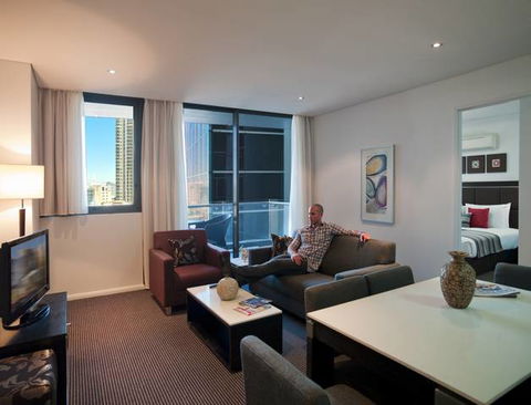 Meriton Serviced Apartments - Campbell Street - SA Accommodation 1