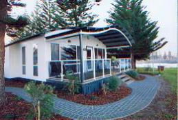 Surf Beach Holiday Park - SA Accommodation 4