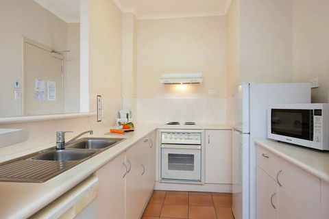 Tropic Towers Apartments - SA Accommodation 2