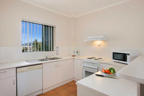 Tropic Towers Apartments - SA Accommodation 13