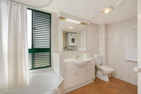 Tropic Towers Apartments - SA Accommodation 14